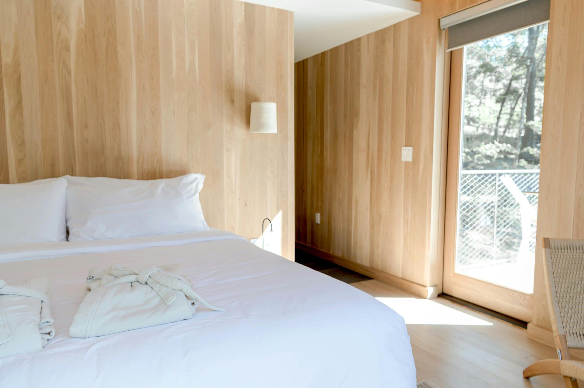 Airbnbs, Short Term Rentals & Boutique Hotels